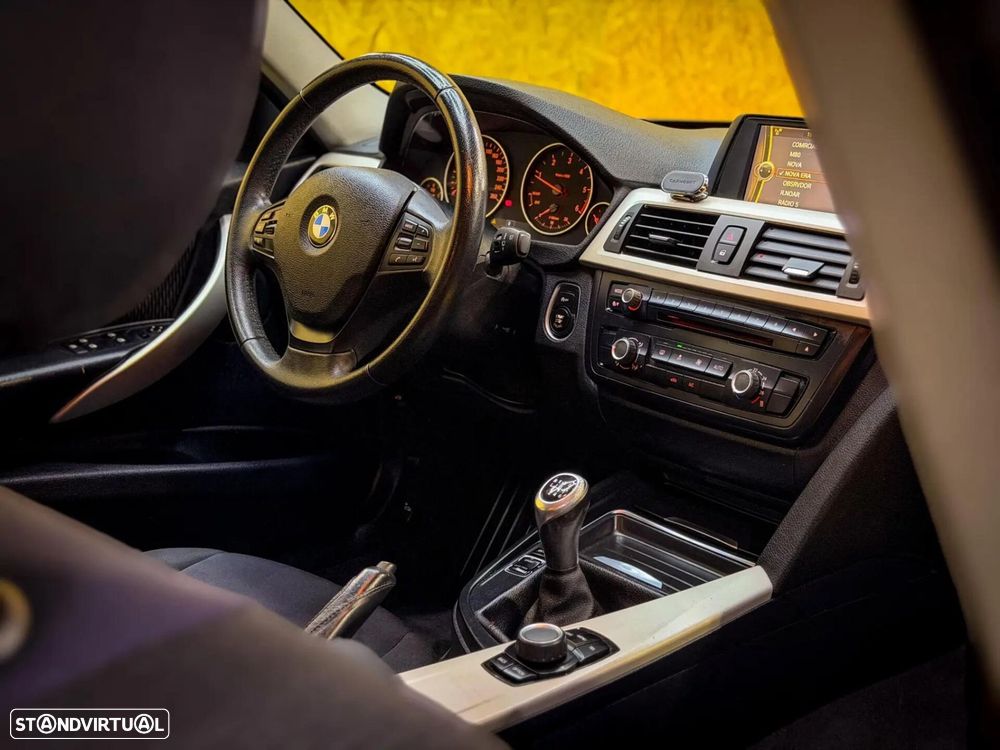 BMW 320 d - 10