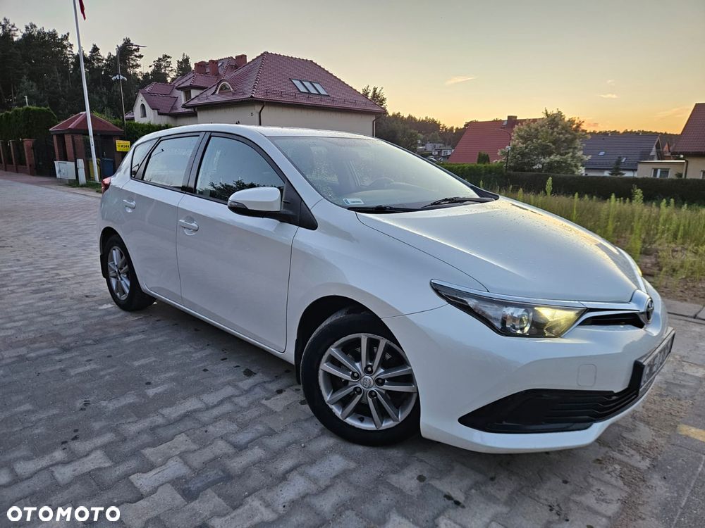 Toyota Auris - 2
