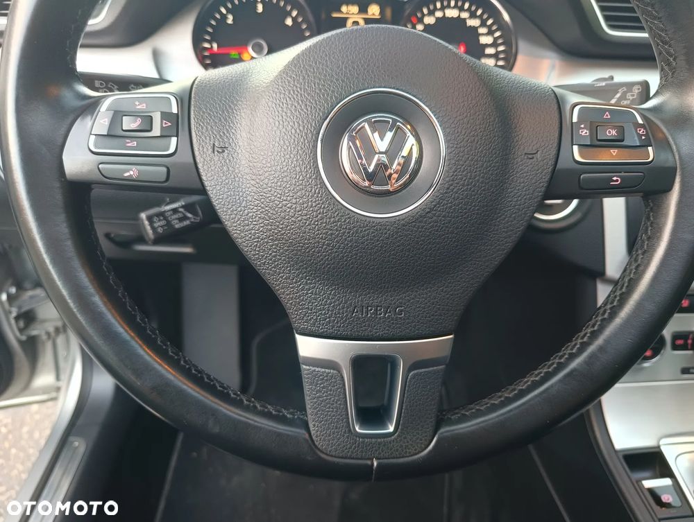 Volkswagen Passat 2.0 TDI 4Motion DSG BlueMotion Tech Business Edition - 12