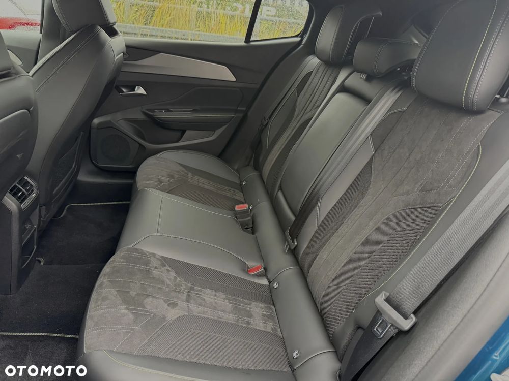 Peugeot 408 1.6 Plug-In Hybrid 180 GT EAT8 - 12