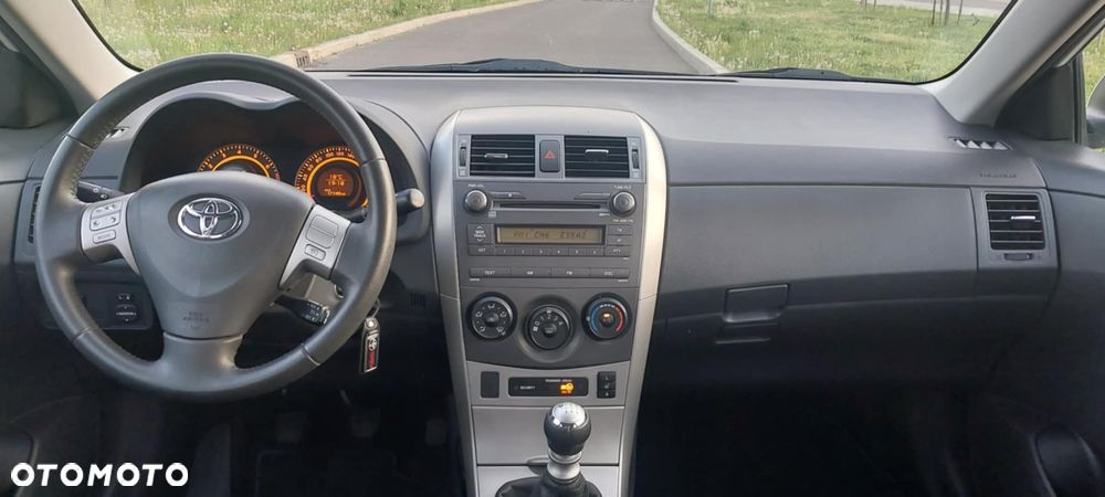 Toyota Corolla 1.6 VVT-i Premium - 8