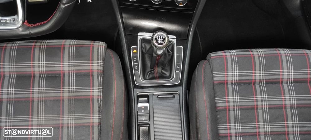 VW Golf - 29