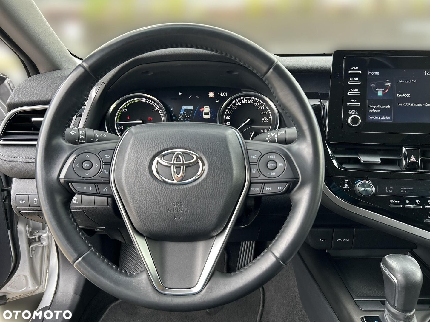 Toyota Camry - 17