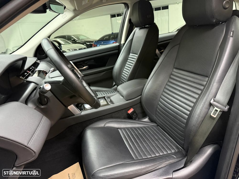 Land Rover Discovery Sport P300e - 27