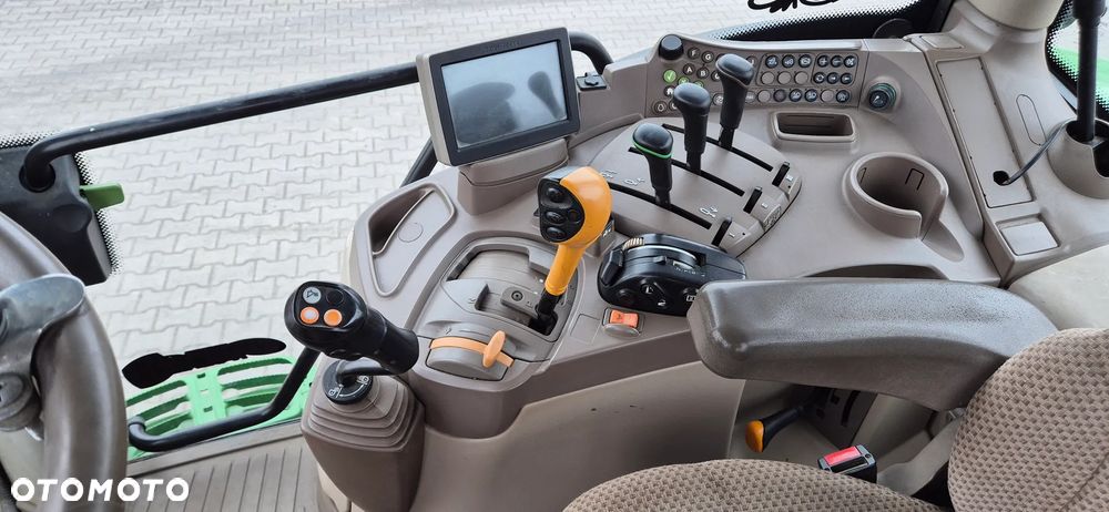 John Deere 6150R - 11