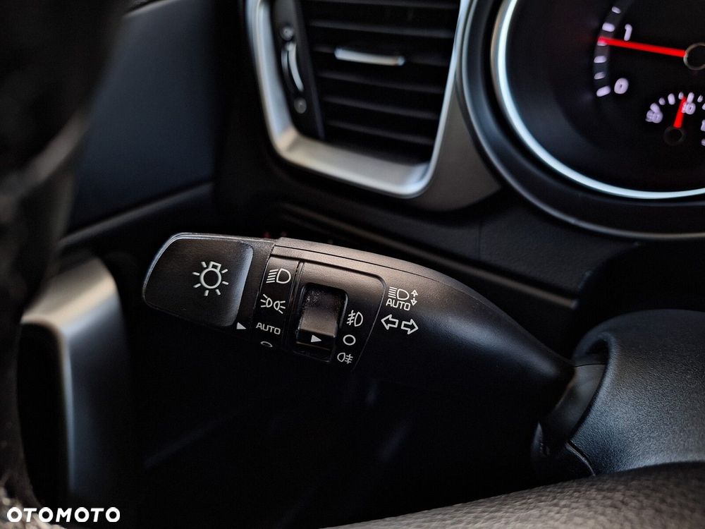 Kia Ceed 1.6 CRDi mHEV M - 38