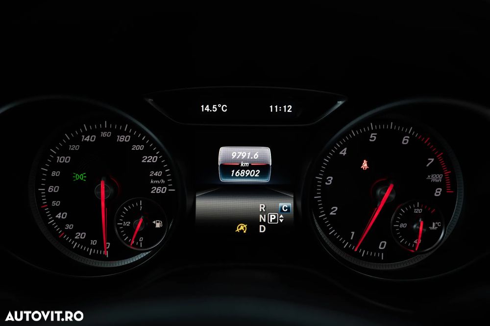 Mercedes-Benz GLA 220 4MATIC 7G-DCT - 22
