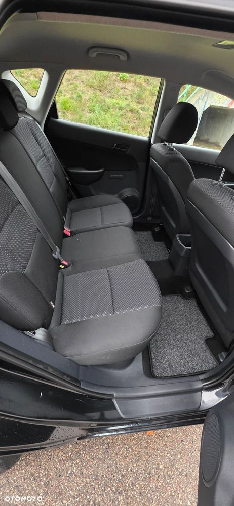 Hyundai i30 1.4 Base + - 15