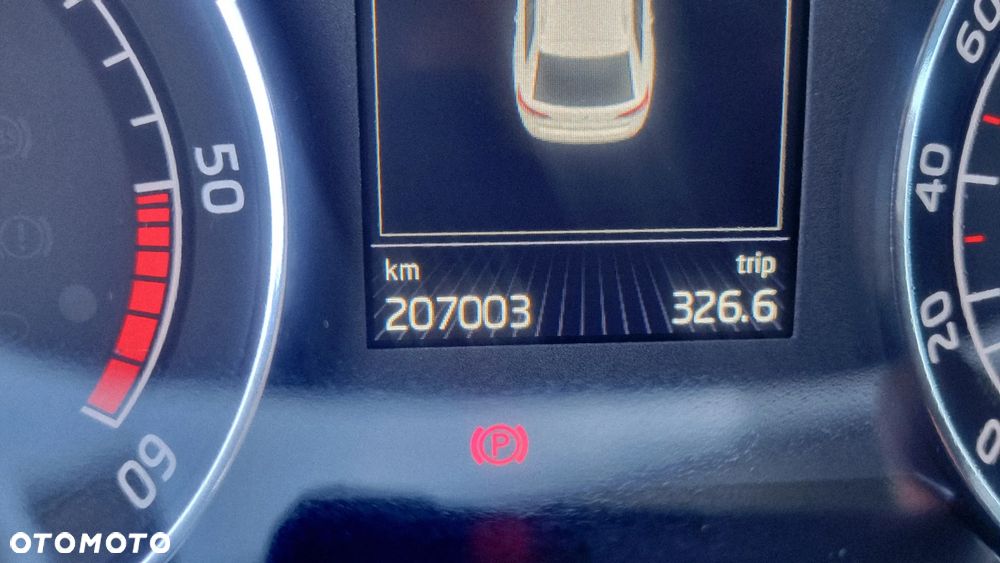 Skoda Superb 2.0 TDI DSG Premium Edition - 17