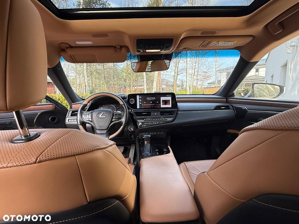 Lexus ES - 7