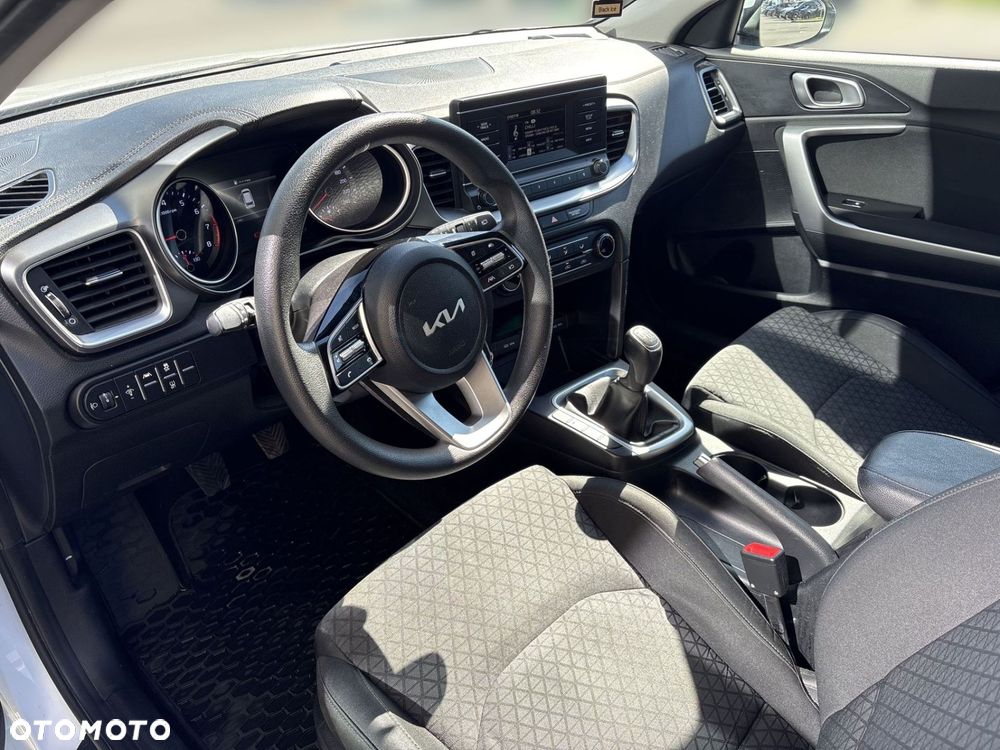 Kia Ceed - 9
