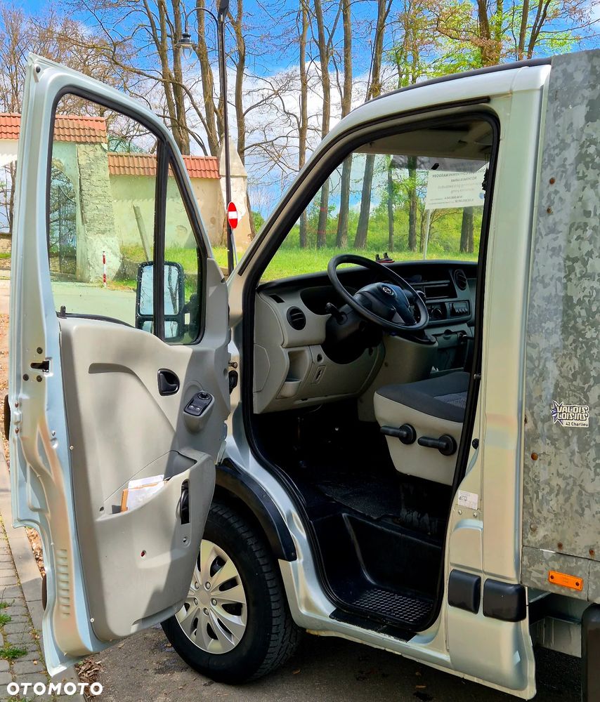 Opel Movano 2.5 - 12
