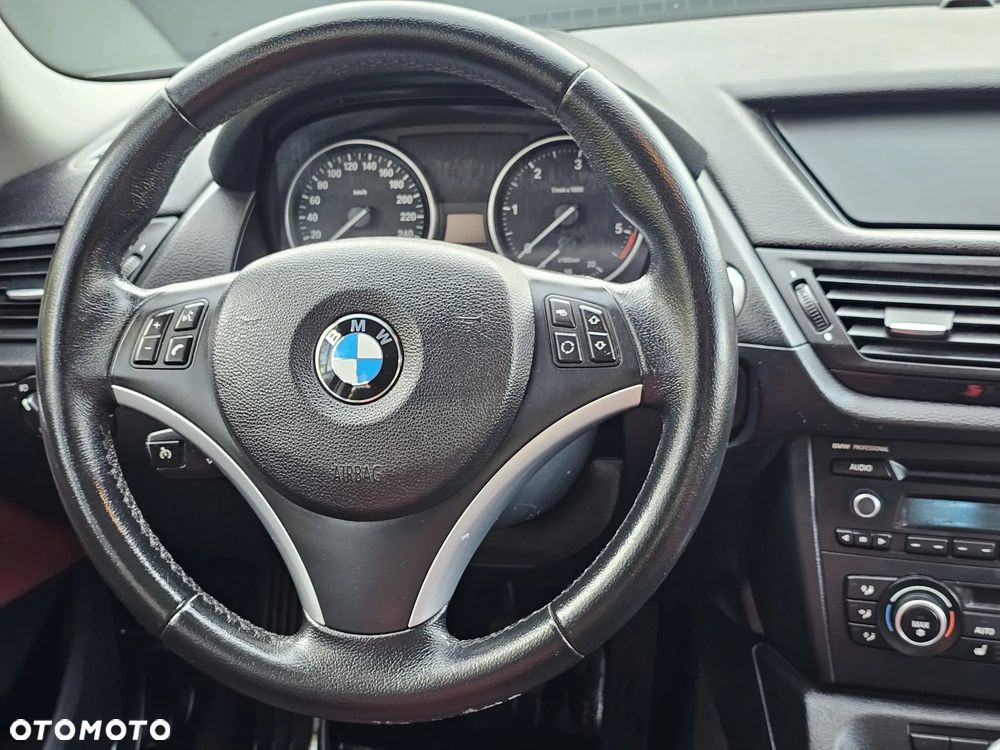 BMW X1 sDrive18d - 15