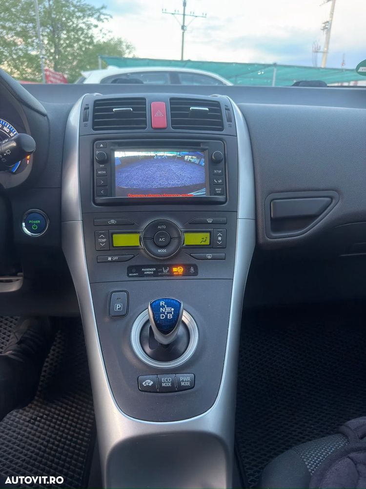 Toyota Auris 1.8 L VVT-i Luna - 10