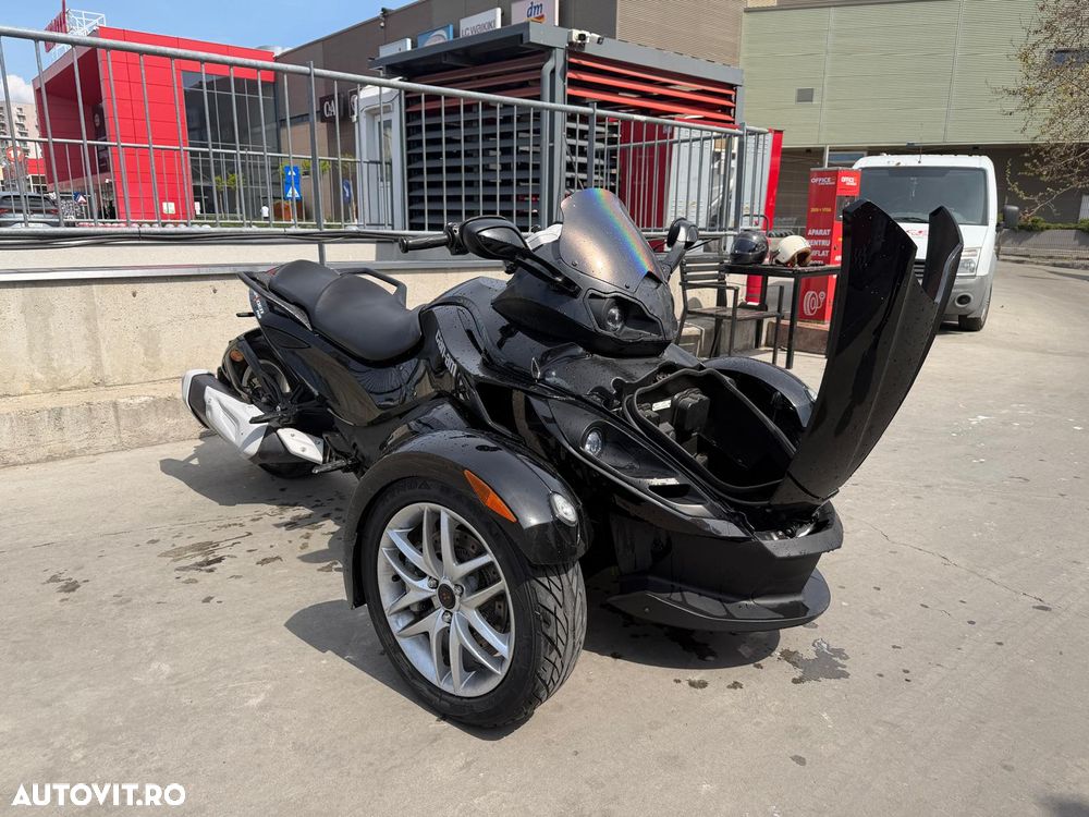 Can-Am Spyder - 6