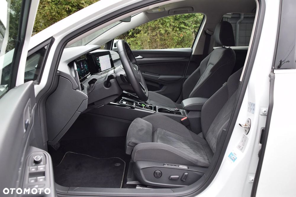 Volkswagen Golf 1.5 eTSI EVO Style DSG - 27