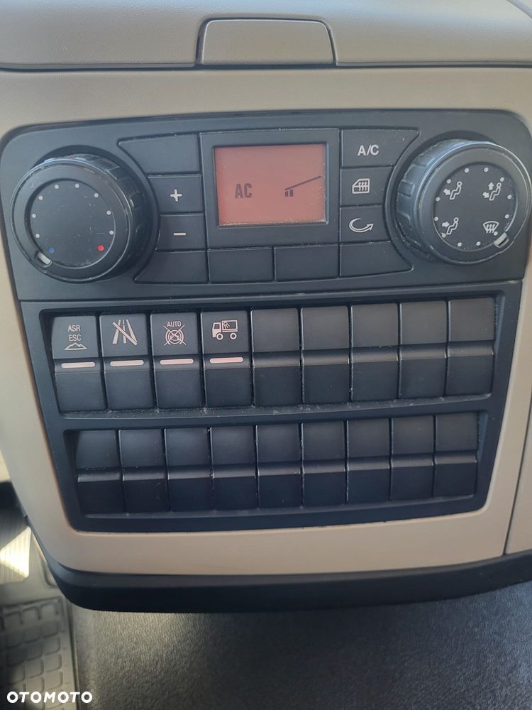 MAN TGL 12.190 Izoterma 2017r Chłodnia Mroźnia agregat 2x parownik poduszki KLIMA - 9