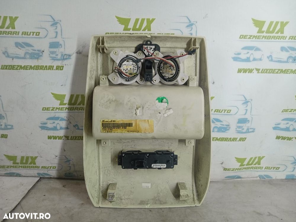 Plafoniera L00102131 Chrysler Voyager 5 [2007 - 2011] 2.8 crdi vm64c - 2