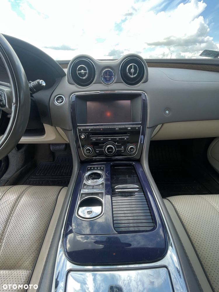 Jaguar XJ 3.0 D V6 Portfolio - 10