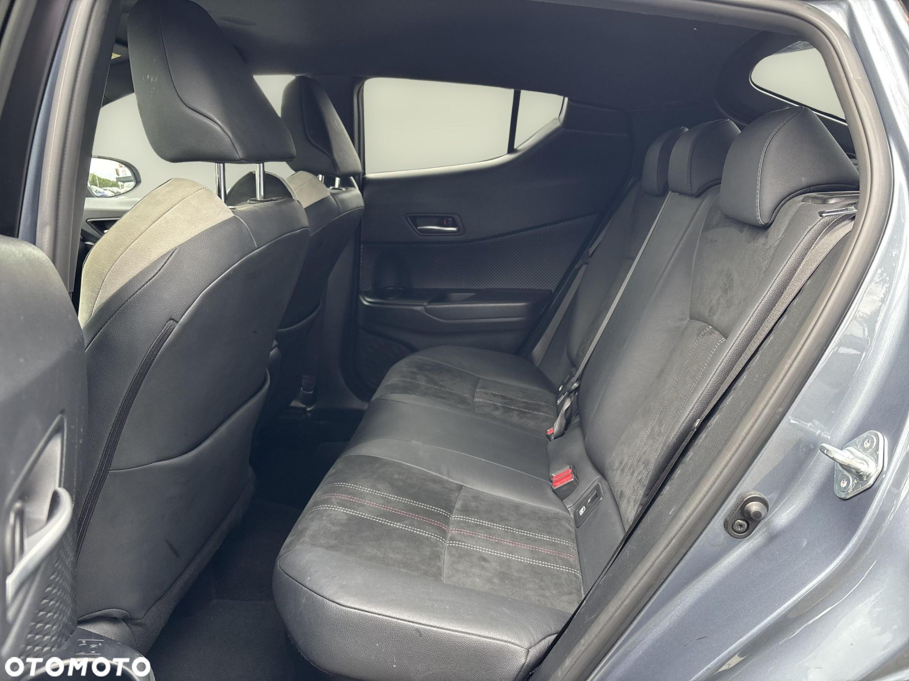 Toyota C-HR 2.0 Hybrid GR Sport - 17