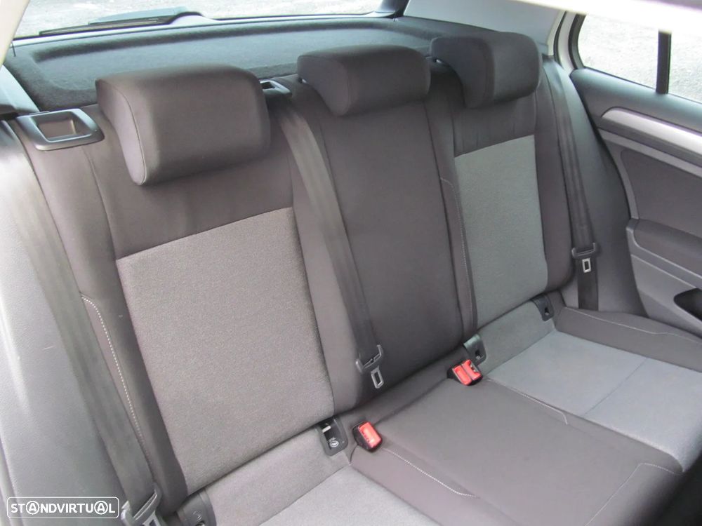 VW Golf 1.6 TDi Trendline - 9