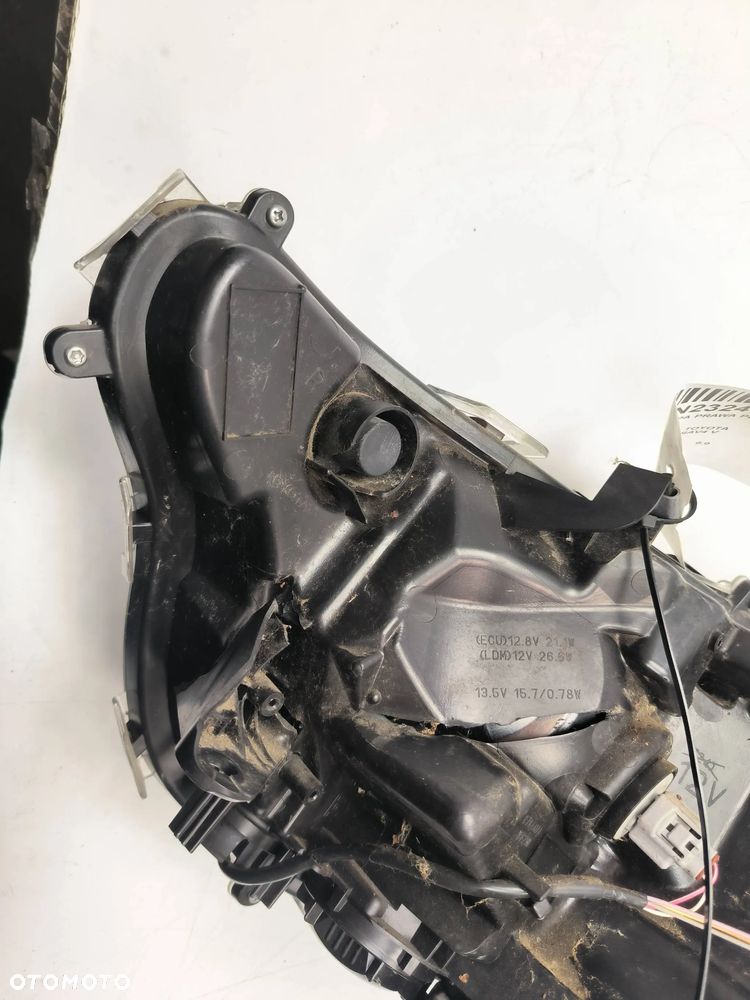 Lampa full led Toyota RAV4 V 2,5 Hybryda 2019 - 2