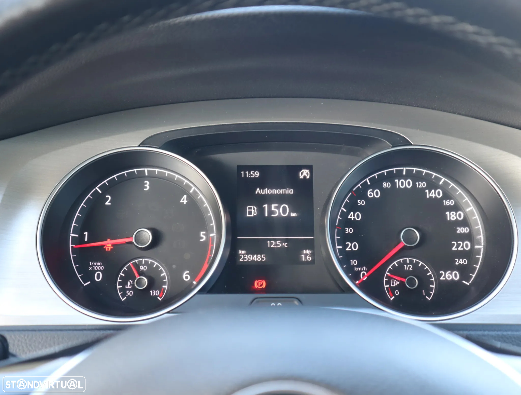 VW Golf 1.6 TDi Confortline - 33