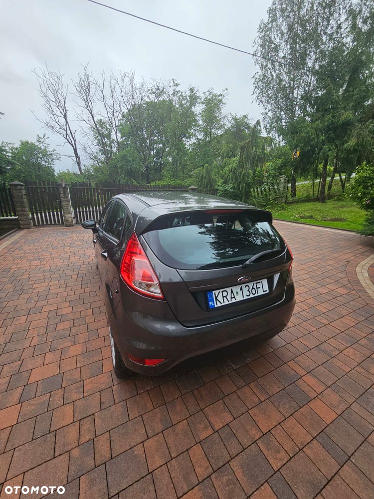 Ford Fiesta 1.4 Ghia - 10