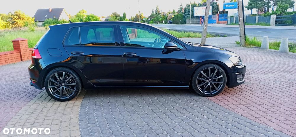 Volkswagen Golf - 2