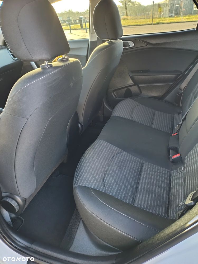 Kia XCeed 1.5 T-GDI M - 13