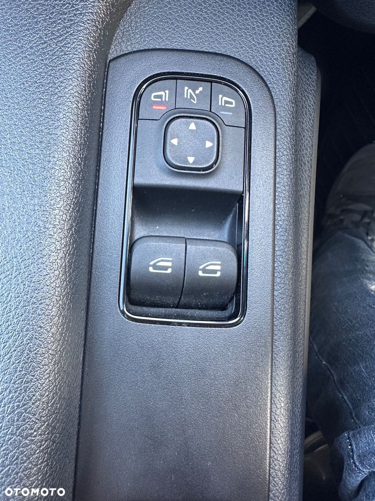 Mercedes-Benz Sprinter - 14