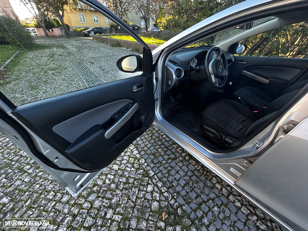 Mazda 2 1.3 MZR Core - 12