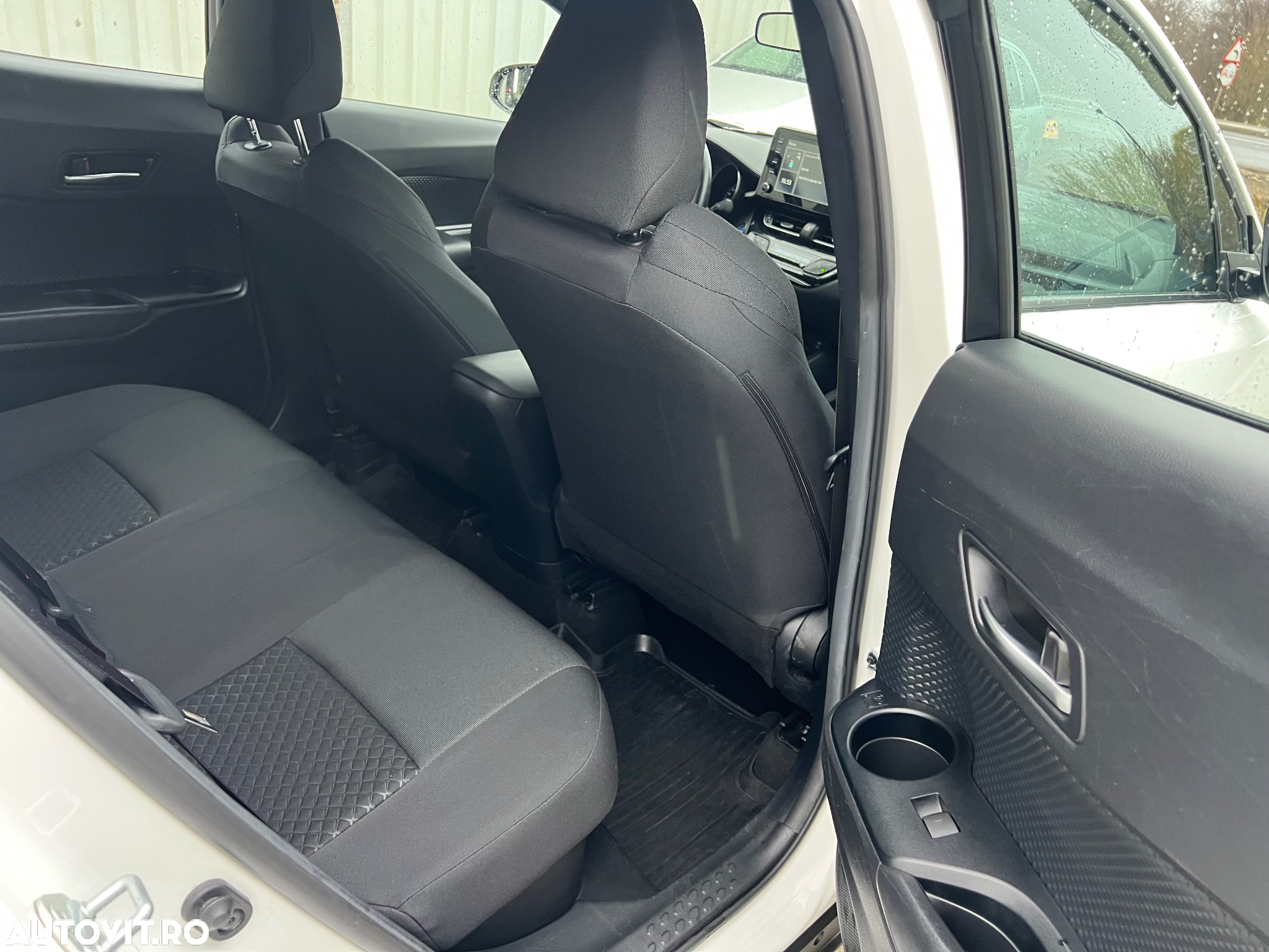 Toyota C-HR 1.8 Hybrid Business Edition - 12