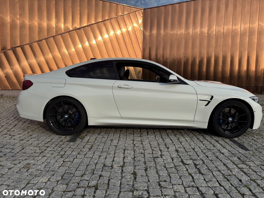 BMW M4 Coupe DKG - 15