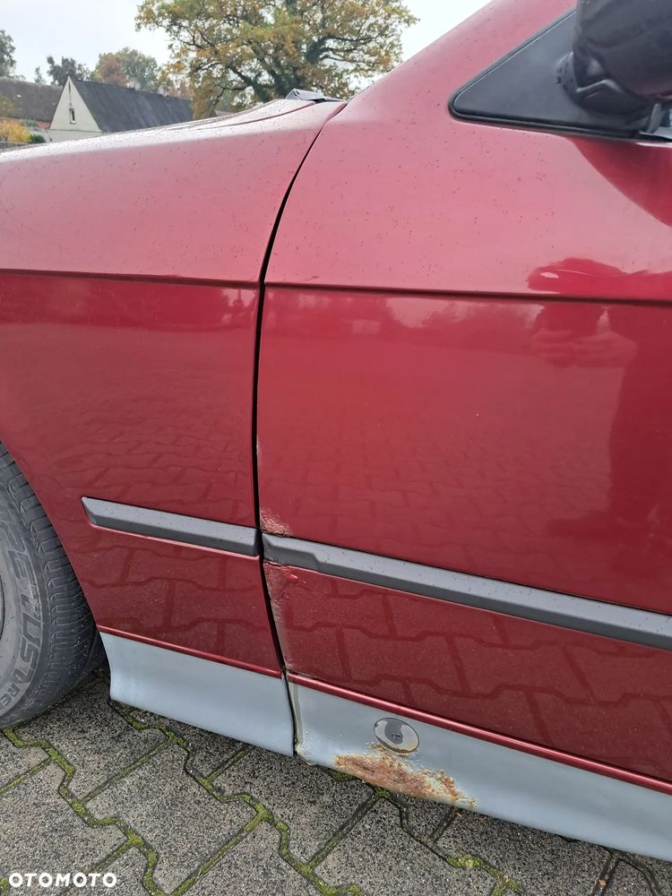 BMW Seria 3 318i Touring - 9