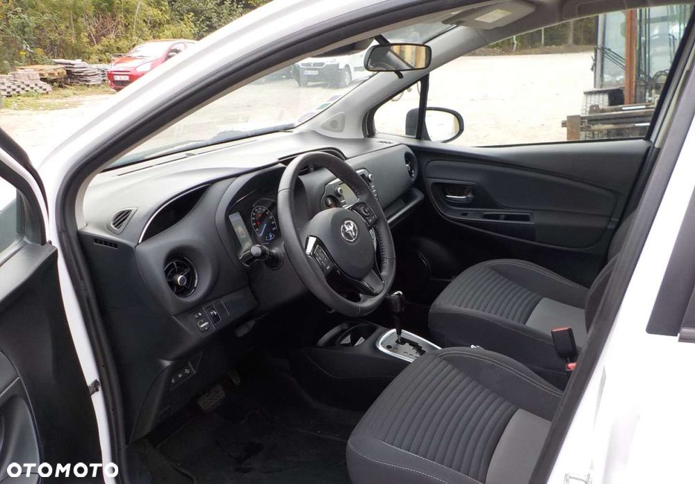 Toyota Yaris - 23
