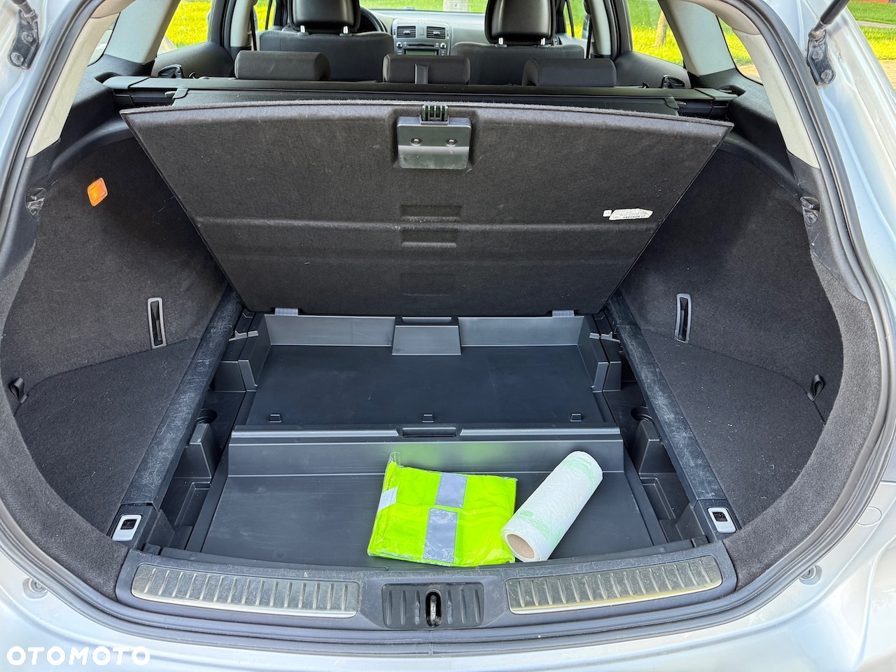 Toyota Avensis 1.8 Luna - 9