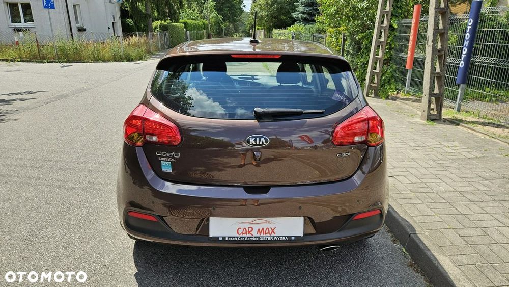 Kia Ceed 1.6 CRDi 128 Dream Team Edition - 9