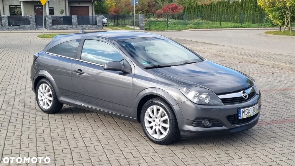 Opel Astra GTC 1.6 Sport - 1