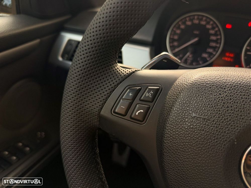 BMW 320 d Cabrio Auto - 32