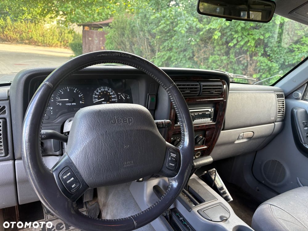 Jeep Cherokee 4.0 Limited - 12