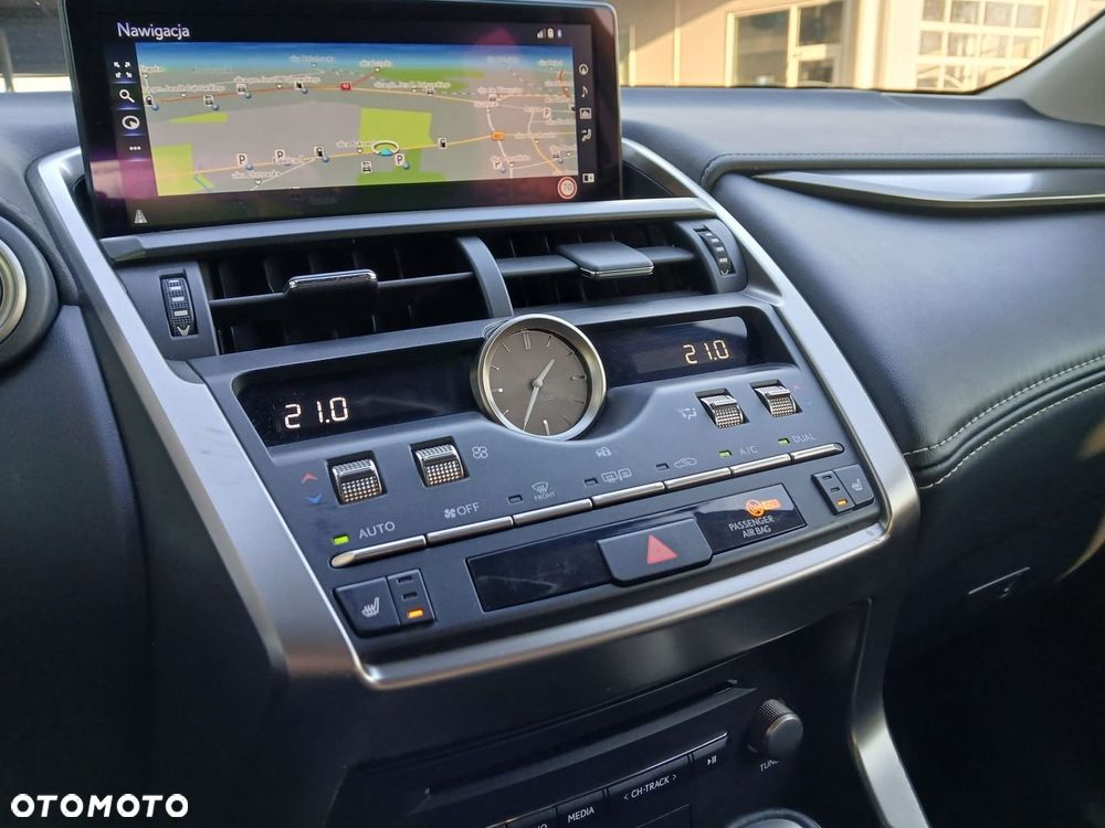 Lexus NX 300h F Impression AWD - 25