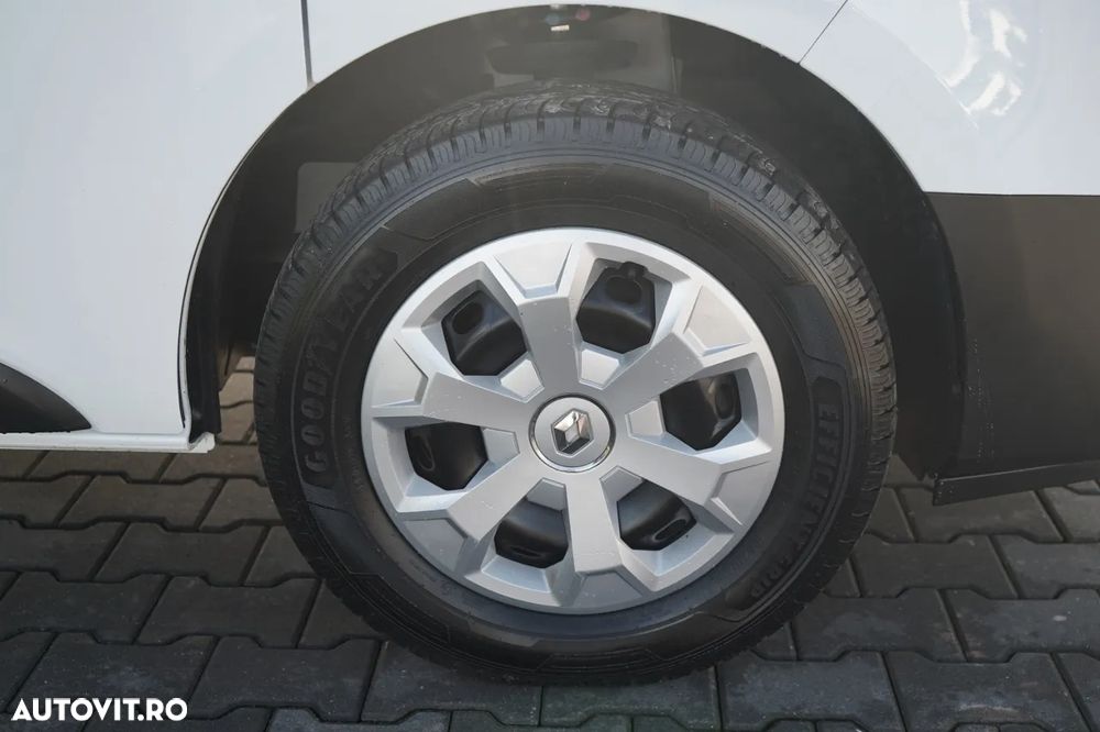 Renault TRAFIC III / AUTOBUS / 9 LOCURI / 90.000 KM / PRIMUL PROPRIETAR / SHOWROOM POLONESE / 2022 / - 16