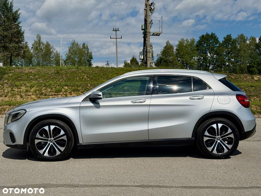 Mercedes-Benz GLA 180 7G-DCT Style - 2