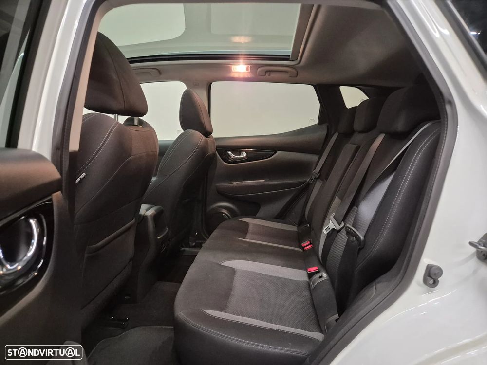 Nissan Qashqai 1.5 dCi N-Connecta J18 - 18