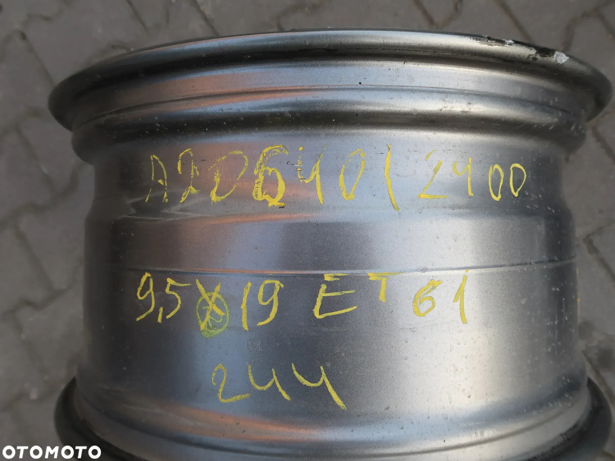 Felga Aluminiowa Mercedes C klasa A2064012400 9,5x19 et61 - 5