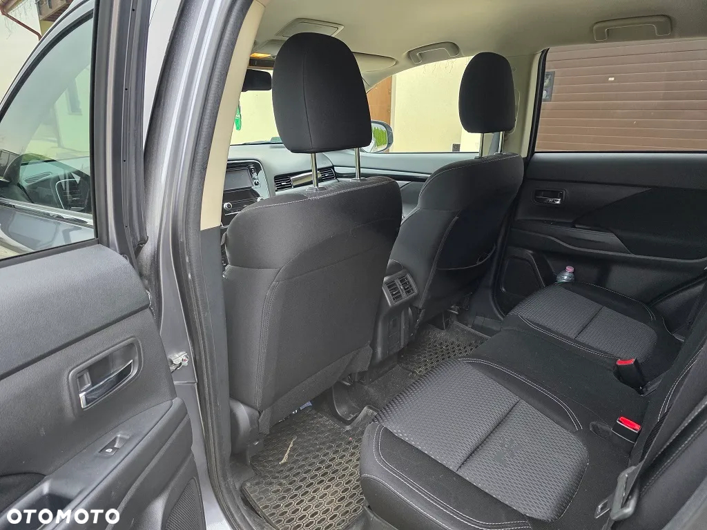 Mitsubishi Outlander 2.0 Intense 2WD CVT - 9