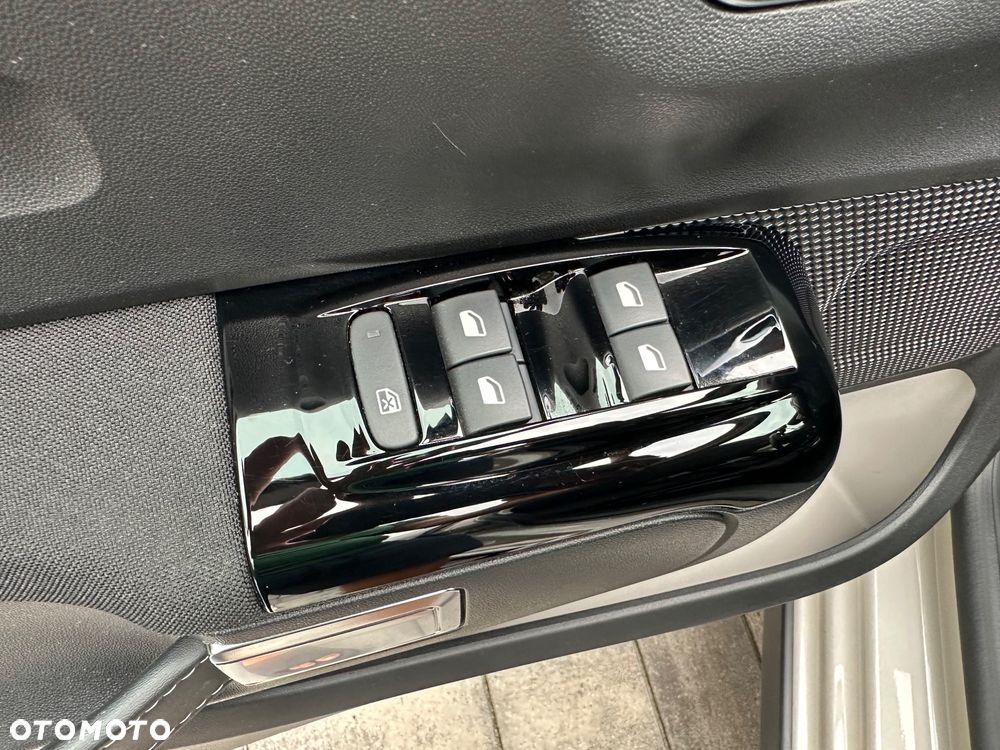 Citroën C3 1.2 PureTech Shine - 28