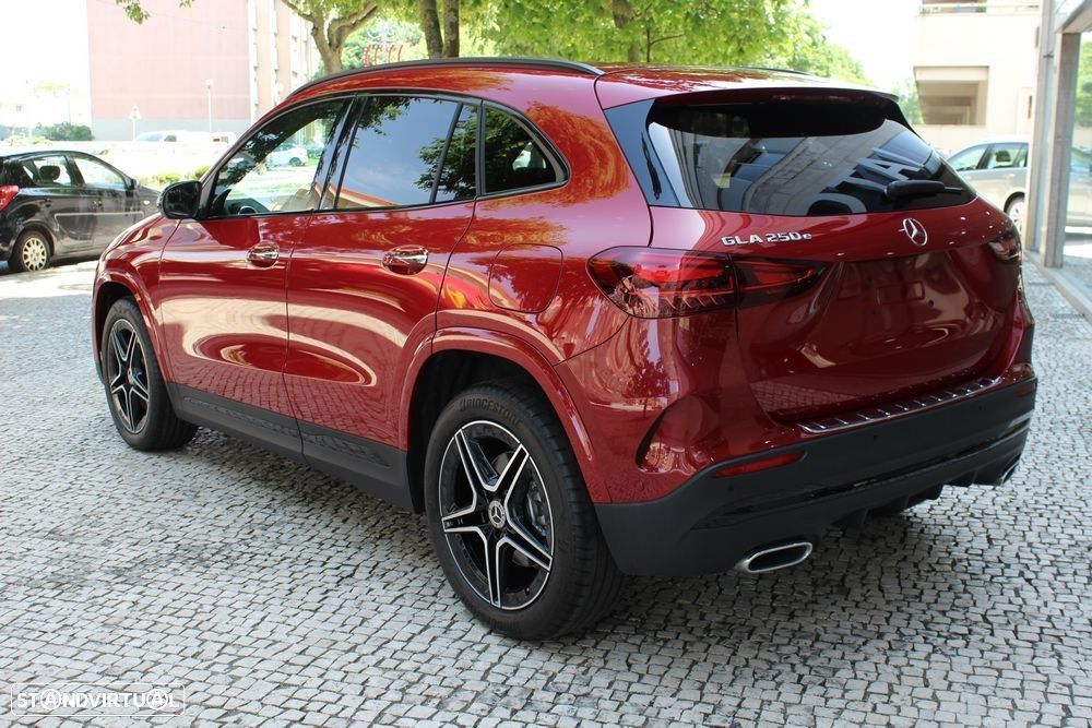 Mercedes-Benz GLA 250 e 8G-DCT AMG Line - 11