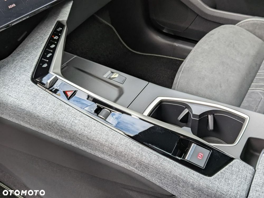Peugeot 5008 Hybrid 145 e-DSC6 GT - 17